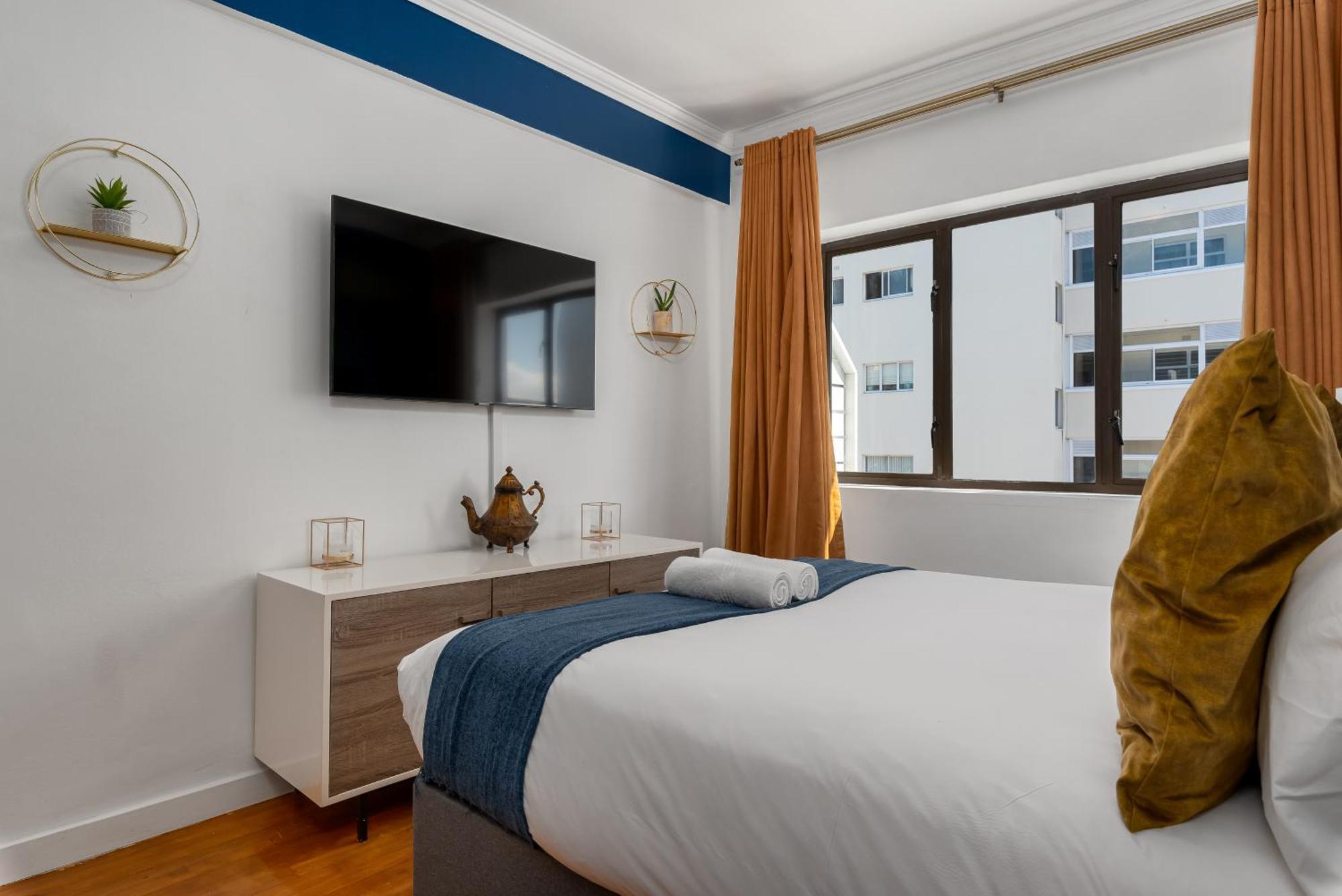 Bay Point Apartment